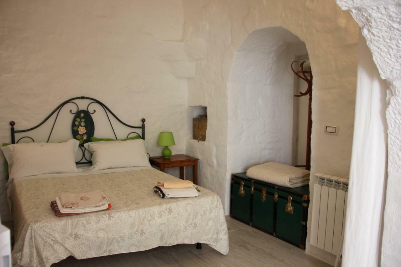 Dimora Verde B Con Trullo Masseria Poesia Cisternino Exterior photo